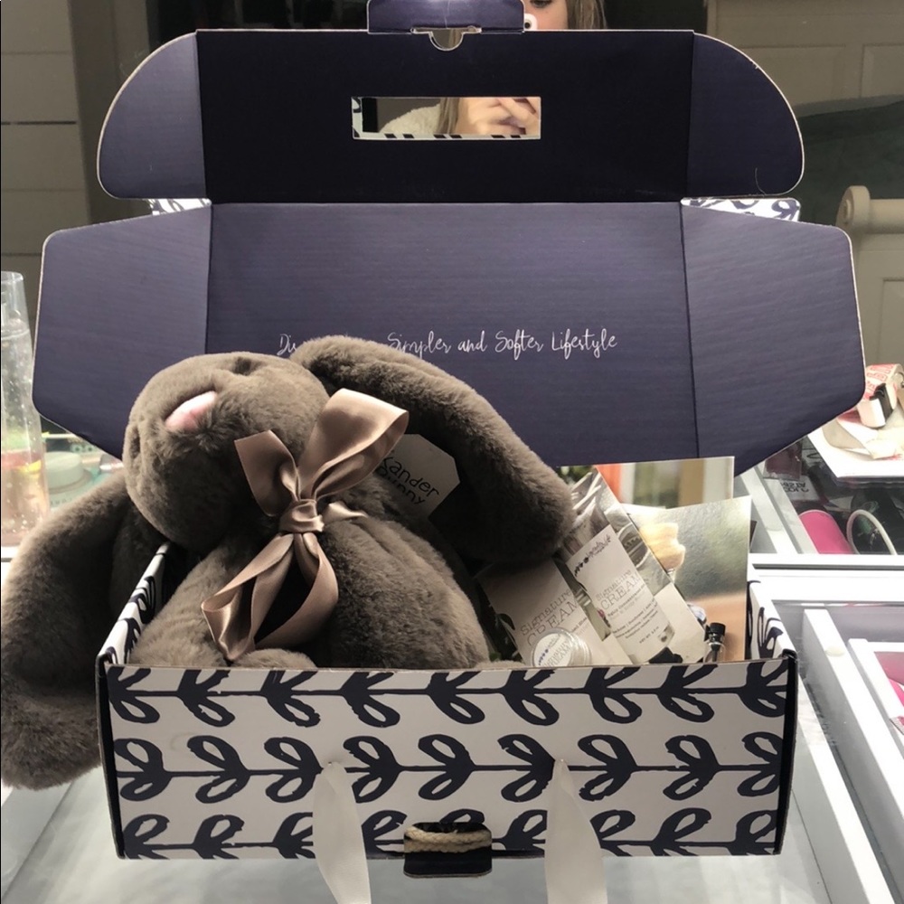 Premium Lavender Life Care Box 💜🤍💜🤍